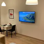 Neverin Luxury Apartments-private Garage Triëst