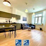 Appartement Neverin Luxury Apartments-private Garage Triëst