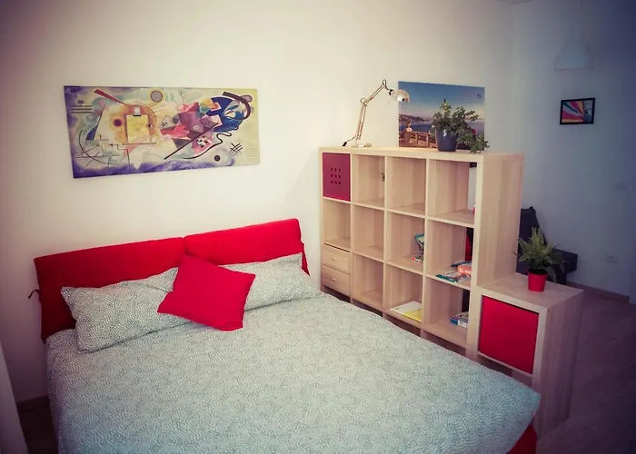 Residence Neverin Luxury-Apartments With Garage- Close To Piazza Unita & Train Station *