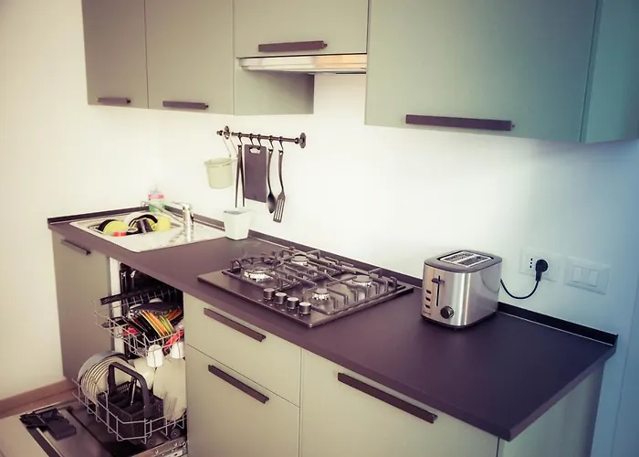 Residence Neverin Luxury-Apartments With Garage- Close To Piazza Unita & Train Station *