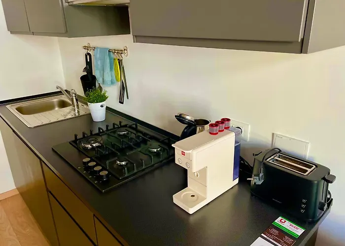 Residence Neverin Luxury-Apartments With Garage- Close To Piazza Unita & Train Station Διαμέρισμα *