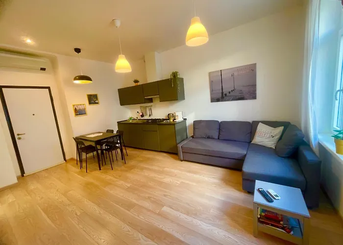 Residence Neverin Luxury-Apartments With Garage- Close To Piazza Unita & Train Station