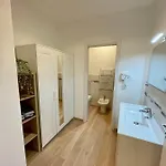 Neverin Luxury Apartments-private Garage شقة ترييستي