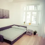 Neverin Luxury Apartments-private Garage شقة *