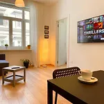 Neverin Luxury Apartments-private Garage شقة ترييستي