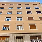 Neverin Luxury Apartments-private Garage Apartment