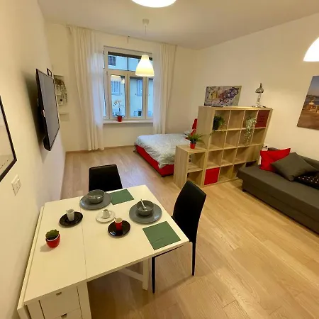 Apartment Neverin Luxury Apartments-private Garage Trieste