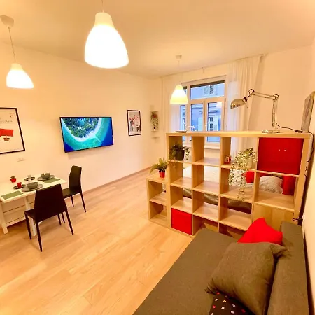 Neverin Luxury Apartments-private Garage Apartment