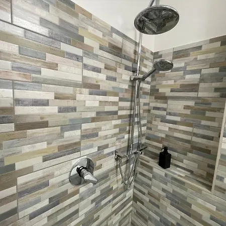 Residence Neverin City Center With Garage Near Piazza Unita & Train Station