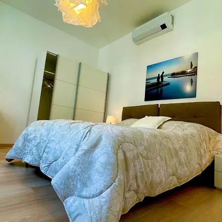 Residence Neverin City Center With Garage Near Piazza Unita & Train Station Trieszt