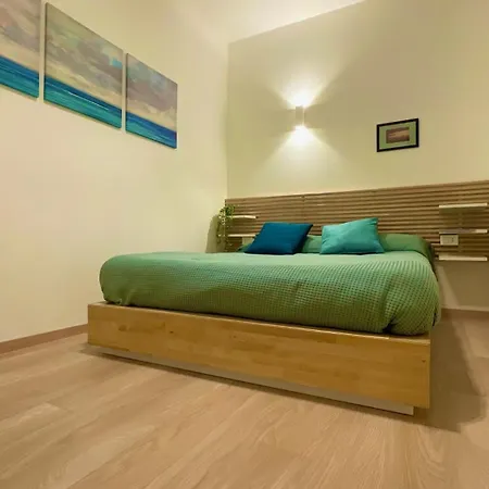 Neverin Luxury Apartments-private Garage