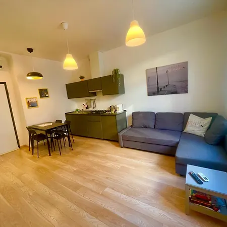 Residence Neverin City Center With Garage Near Piazza Unita & Train Station