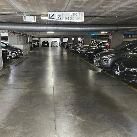 Neverin Luxury-apartments With Garage- Close To Piazza Unita & Train Station * Triëst