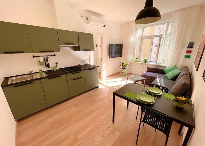 Neverin Luxury-apartments With Garage- Close To Piazza Unita & Train Station *