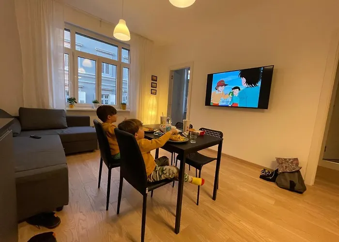 Appartement Neverin Luxury-apartments With Garage- Close To Piazza Unita & Train Station *