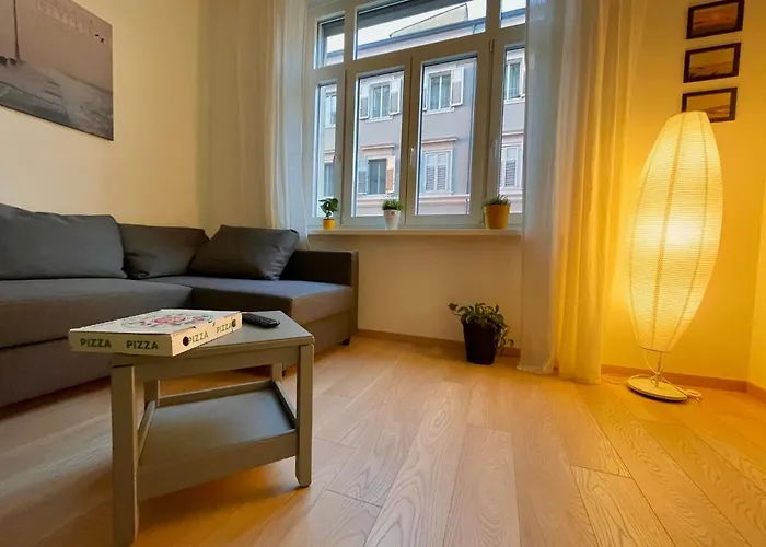 Appartement Neverin Luxury-apartments With Garage- Close To Piazza Unita & Train Station Triëst