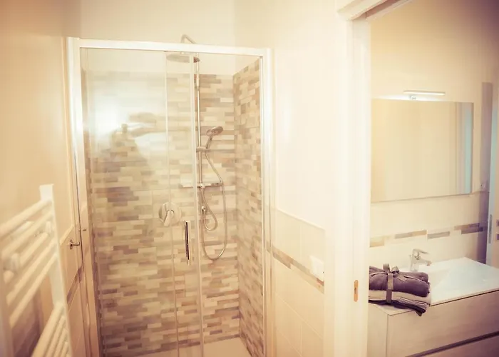 Appartement Neverin Luxury-apartments With Garage- Close To Piazza Unita & Train Station *