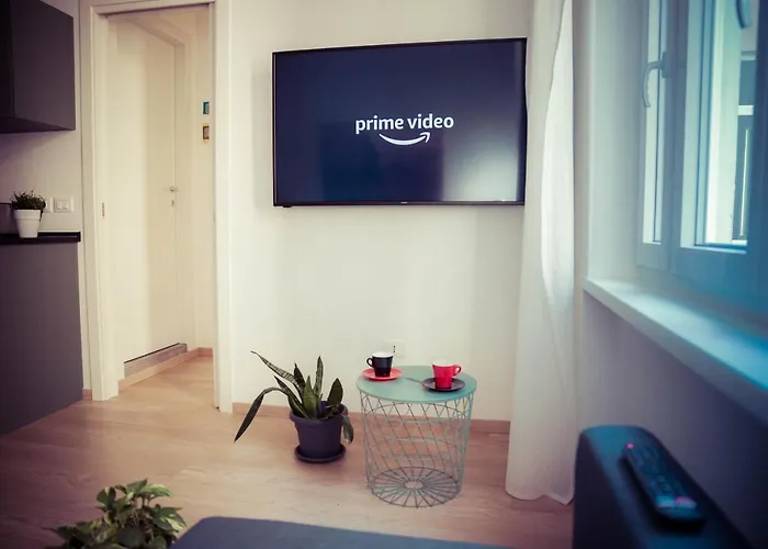 Neverin Luxury-apartments With Garage- Close To Piazza Unita & Train Station * Triëst