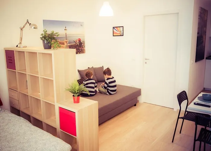 Neverin Luxury-apartments With Garage- Close To Piazza Unita & Train Station *