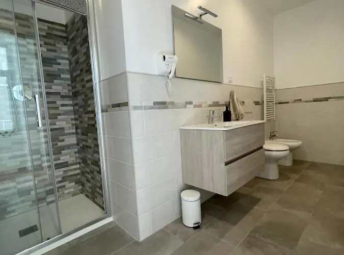 Neverin Luxury-apartments With Garage- Close To Piazza Unita & Train Station Appartement Triëst