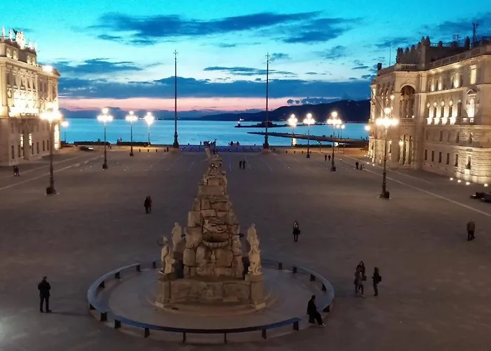 Appartement Neverin Luxury-apartments With Garage- Close To Piazza Unita & Train Station Triëst