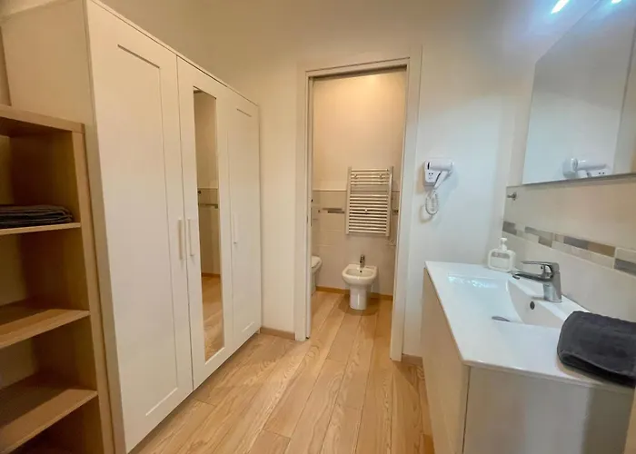 Neverin Luxury-apartments With Garage- Close To Piazza Unita & Train Station * Triëst